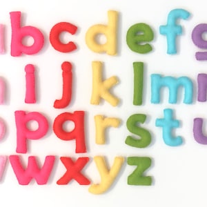 Ciepły różowy kolor Małe litery alfabetu