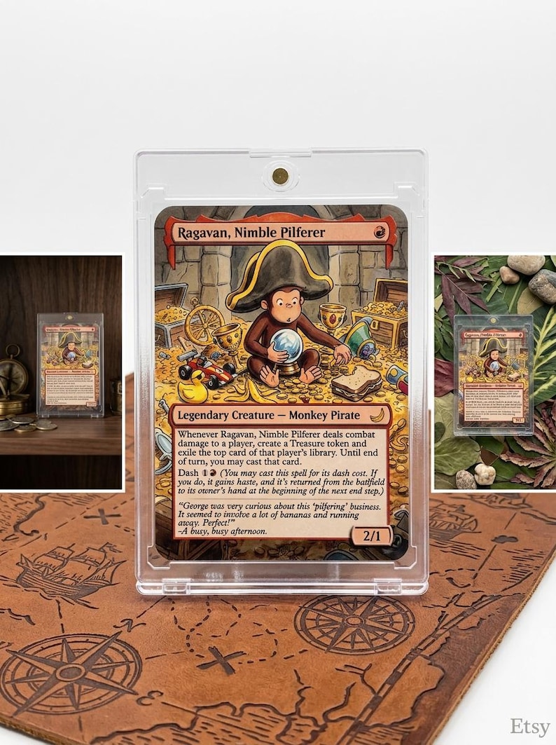 Op de afbeelding: Een verzamelkaart met het personage Ragavan, Nimble Pilferer, een Monkey Pirate. De kaart zit in een beschermhoes. De illustratie toont een aap met een piratenhoed, omringd door schatten. De tekst van de kaart is zichtbaar.