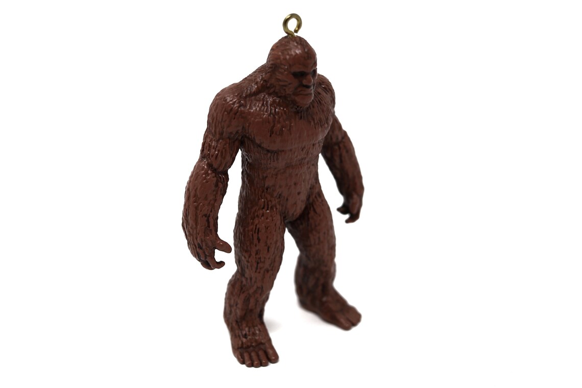 sasquatch tree statue