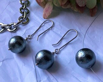 Gift for girlfriend, grey pearl jewelry gift set, Majorca 14 mm hooks earrings and simple necklace, pearl  silver earrings and 16” choker.