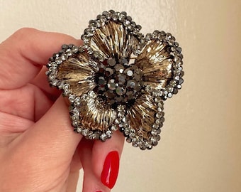 Gold Flower Brooch: Rhinestone & Crystal Vintage-Style Pin