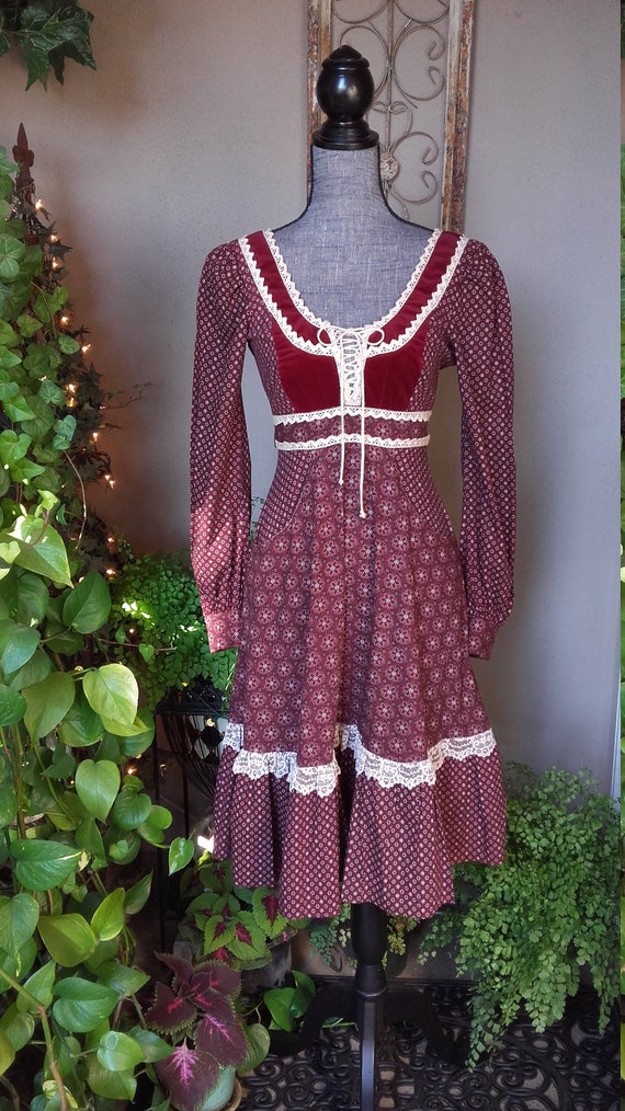 Red Gunne Sax Midi Dress