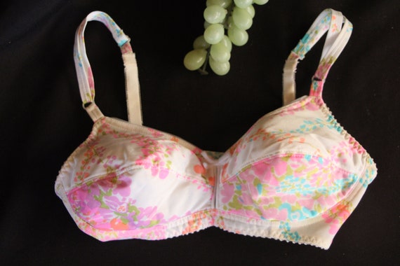 1970's Vintage OLGA Bra Size 34C COLORFUL Pink, Purple, Blue FLORAL Style  352 Very Good Condition 