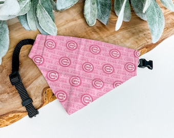 Pañuelo rosa para perro de los Chicago Cubs – Accesorio para mascotas de la MLB que se coloca sobre el collar