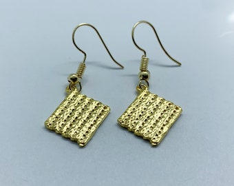Gold Matzah Earrings: Passover Seder Judaica Jewelry