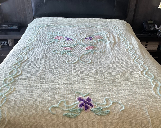 Vintage Chenille Bedspread 1950s, Ideal Spread Montreal Bedspread