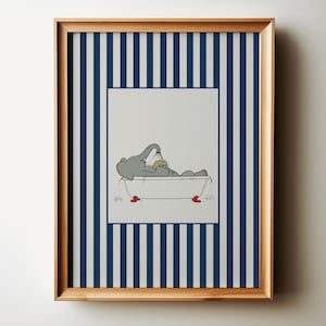 Póster con descargas digitales de Babar Bath, arte infantil vintage con rayas azules y detalles en rojo, decoración literaria para habitación, arte mural con elefantes.