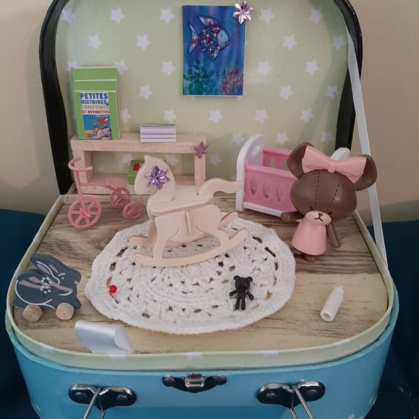 valise maison de poupée