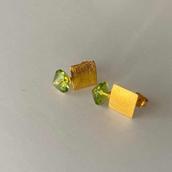 Bernsteinschmuck, Ohrstecker aus Bernstein, grüner Bernstein