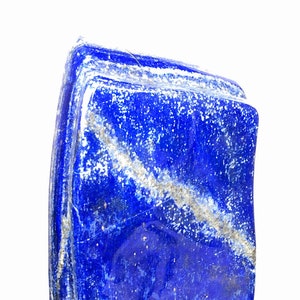 Lapislazzuli blu levigato: pietra curativa di cristallo a forma libera