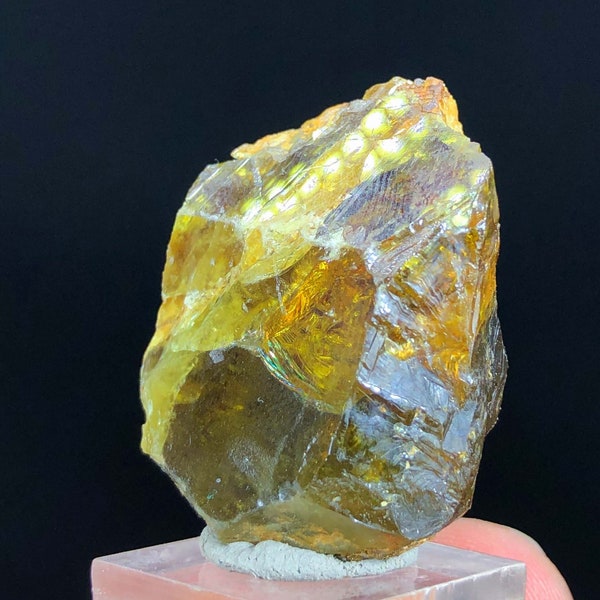 Natural Yellow Color Titanite Sphene Crystal, Raw Mineral , Mineral specimen, Sphene Specimen From Skardu Pakistan - 24 Gram