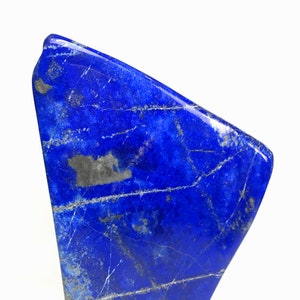 Lapislazzuli blu a forma libera: pietra curativa in cristallo lucidato (1423 grammi)
