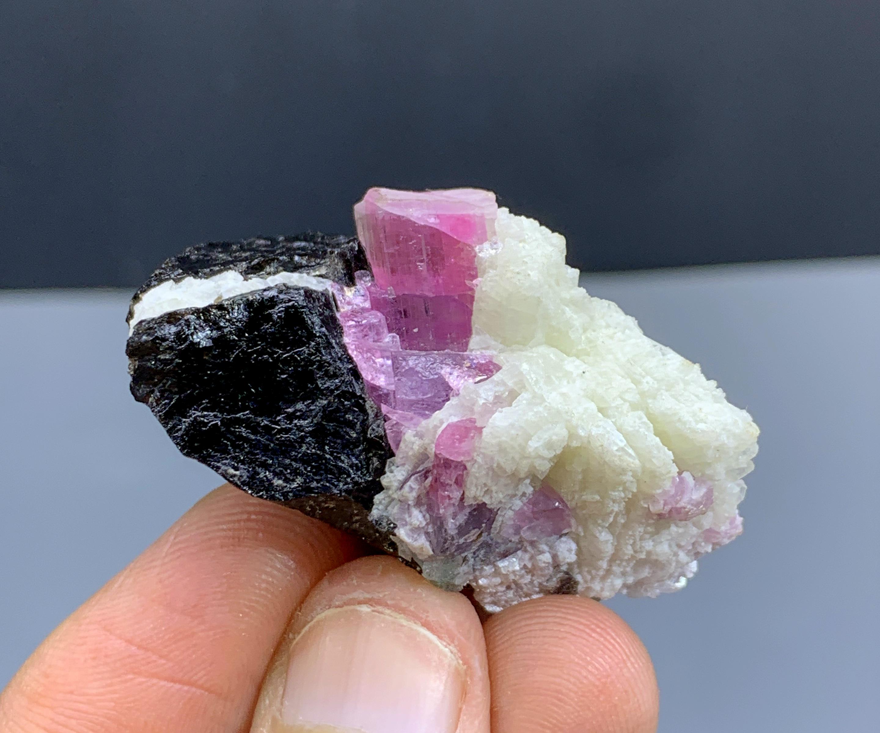 Tourmaline Rose Brute Avec Albite Et Muscovite – 16 G – Collection Afghanistan