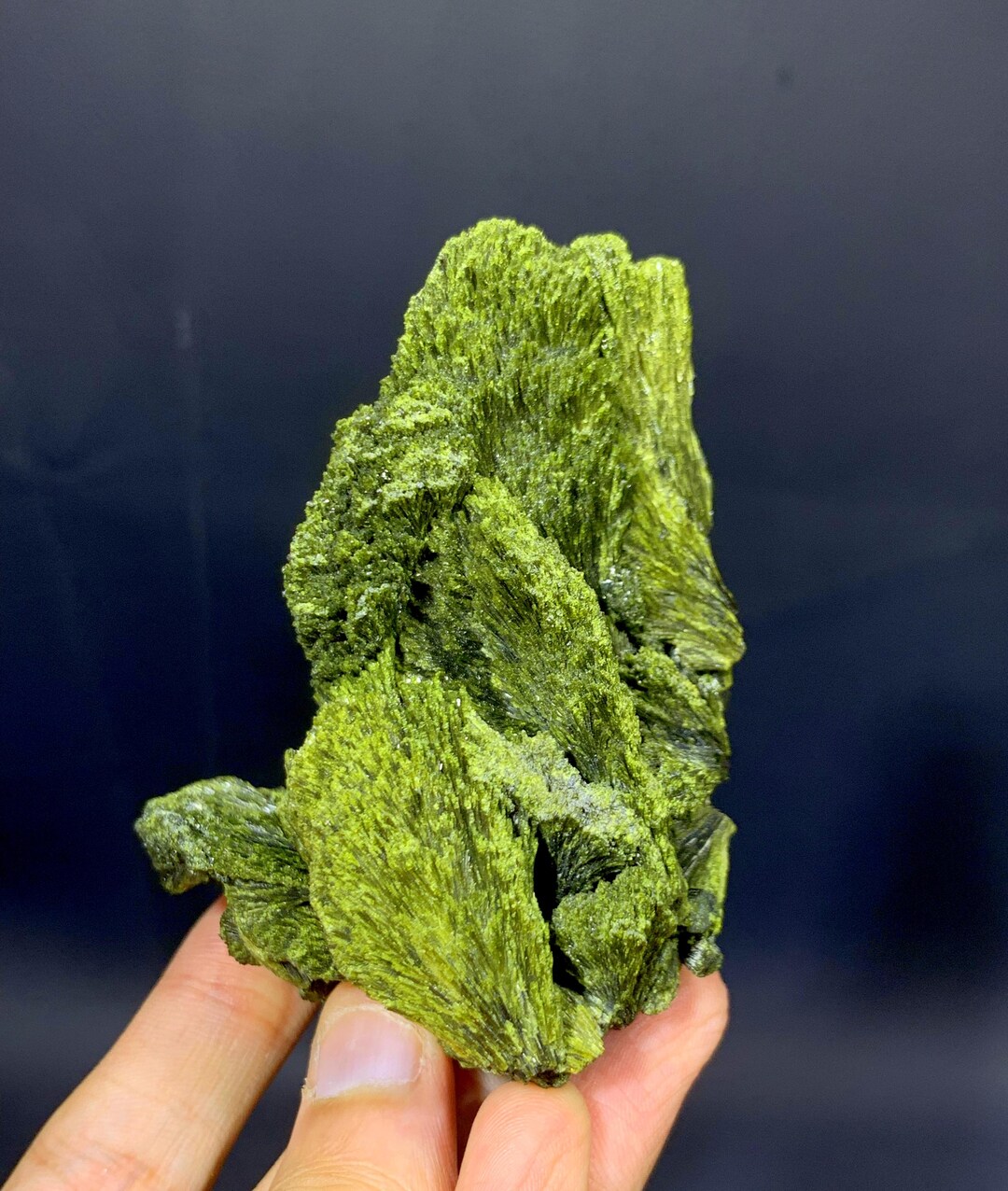 Natural Green Color Epidote Crystal, Raw Epidote, Mineral Specimen ...