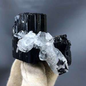 natural tourmaline with quartz specimen from skardu pakistan 77gram 50*49*41mm
