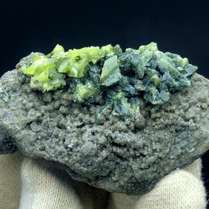 Green Sphene, Sphene Crystals, Sphene Cluster, Mineral specimen, Sphene Specimen From Skardu Pakistan - 40 gram