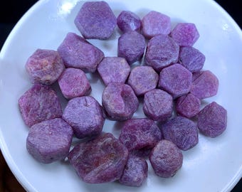 Zestaw kryształów rubinowych Record Keeper: naturalne, surowe kamienie rubinowe