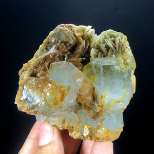 アクアマリン with モスコバイト 結晶 原石 パキスタン産 天然石