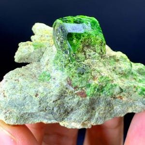 デマントイド ガーネット、グリーン ガーネット、ガーネット結晶