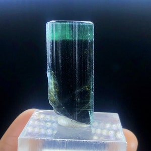 Turmalina com tampa verde natural, Cristal de turmalina, Turmalina terminada, Turmalina crua, Turmalina áspera, 52,00 Cartas