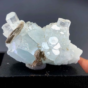 Natural Aquamarine Crystals  with Mica Mineral Specimen from Gilgit Pakistan 36GRAM 50*31*29mm