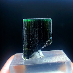 Turmalina com tampa verde natural, Cristal de turmalina, Turmalina terminada, Turmalina crua, Turmalina áspera, 32,00 Cartas