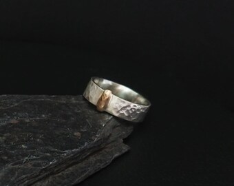 Silver and Gold Outlander inspired 'Lallybroch' wedding ring. Made in Scotland by hand.