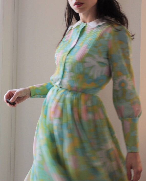 Vintage 60s floral Peter Pan collar cotton dress