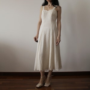 robe midi en dentelle blanche vintage des années 40