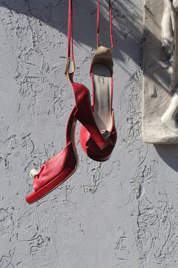 Vintage 70s lace up red leather sandals platform