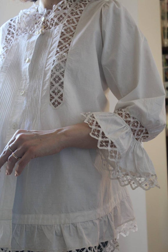 Antique 20s hand embroidered cotton blouse - image 8