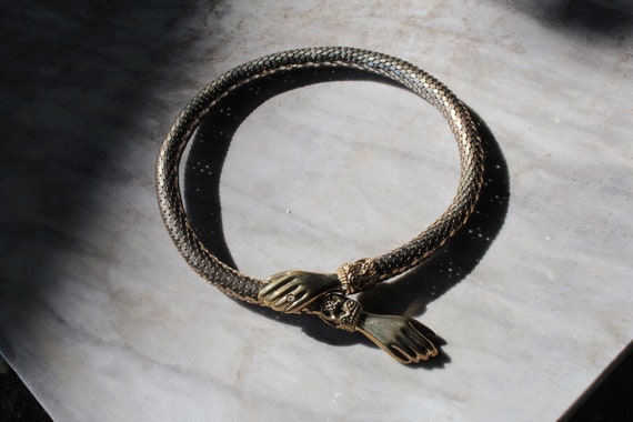 Vintage 70s gold metal snake hand choker necklace