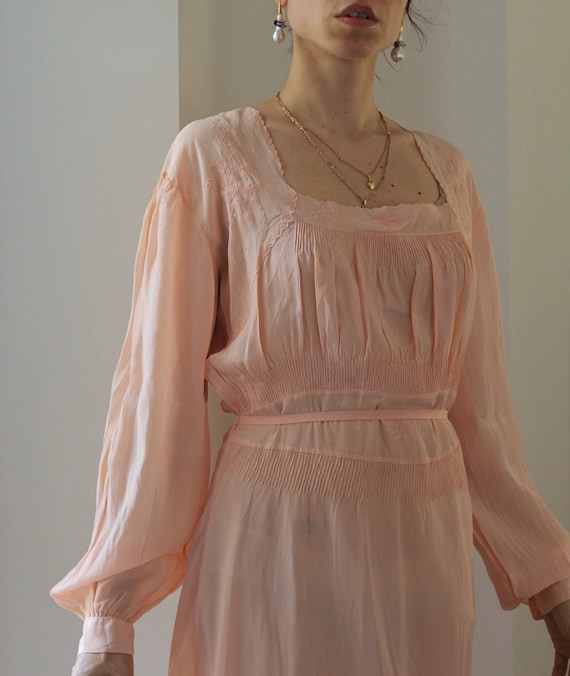 Vintage 40s silk pale pink peach night dress