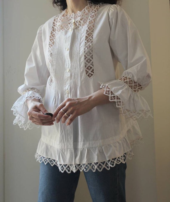 Antique 20s hand embroidered cotton blouse - image 10