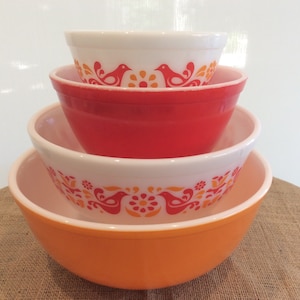 Pyrex Friendship Mixing Bowl Set of 4, Bird and Flower Design, 1971 - 1974