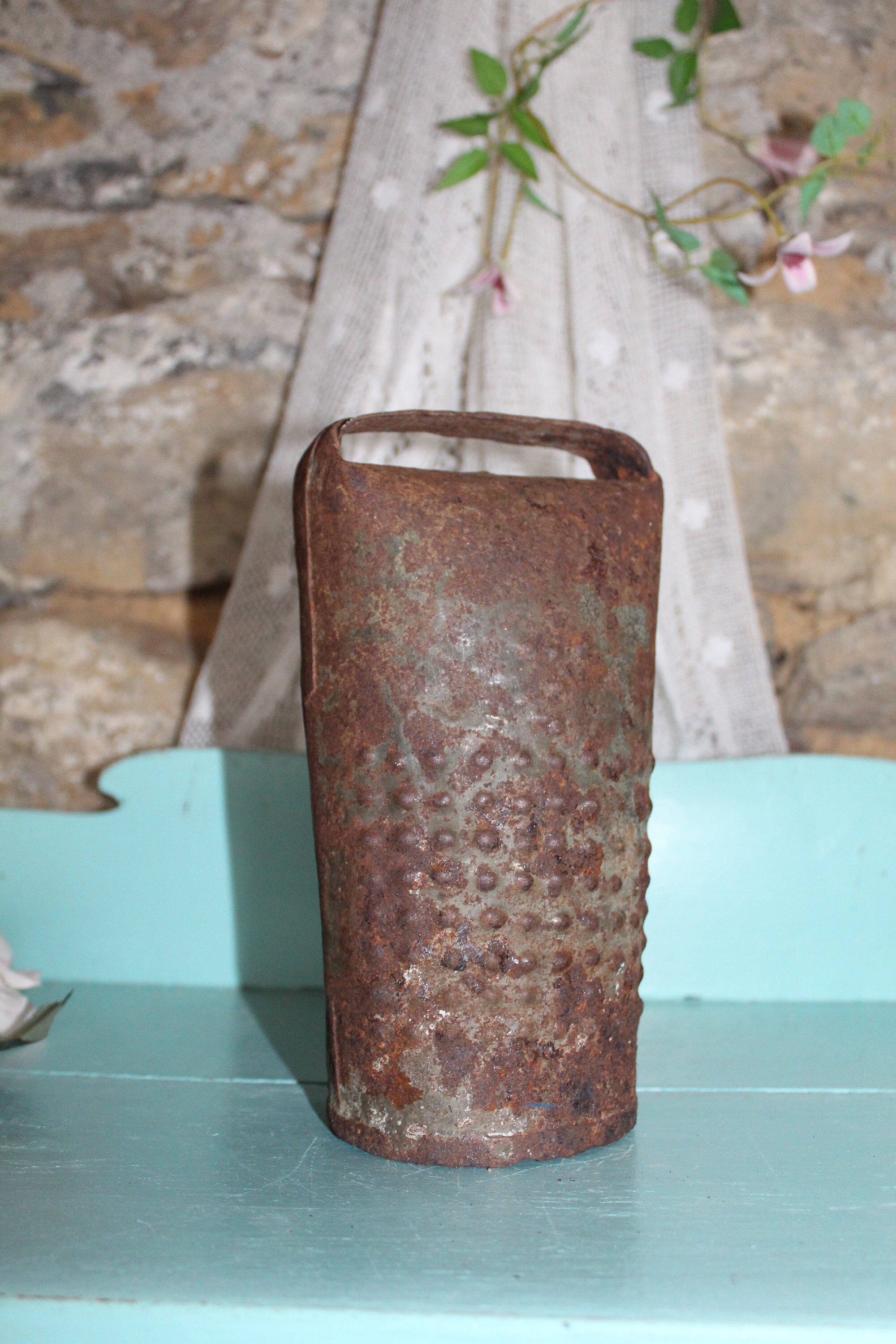 Grand Rustique Martelé Français Country Mountain Cowbell/Métal Bronze Antique Farm Decor