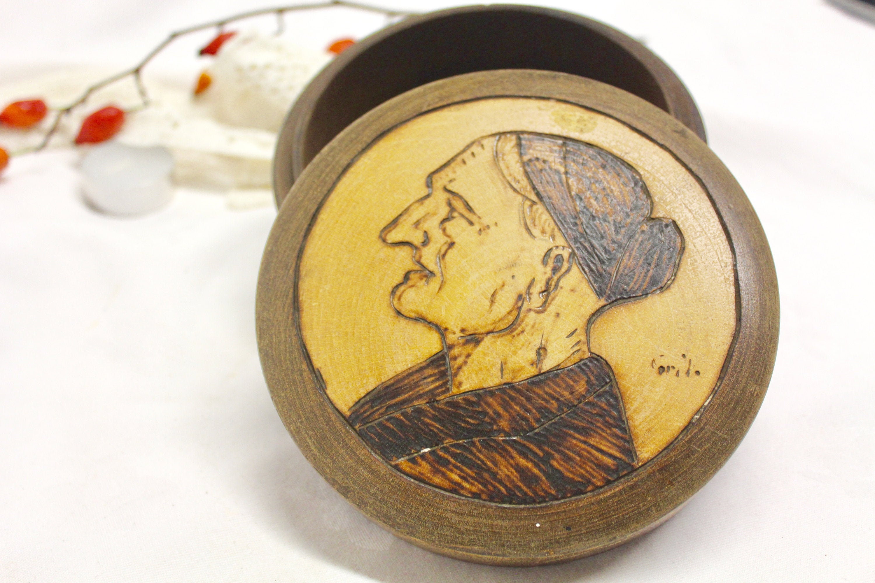 Français Vintage/Profil de Vieilles Femmes Village Boîte à Bibelots Rare Années 1930 Art Populaire S