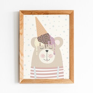 Poster Bär | Kinder Poster | Tierposter | Kinderzimmer Poster | Geschenk Baby | Babyzimmer Tierbilder | Kinderposter - Mucki der kleine Bär