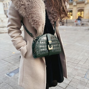 Sac à Main Demi-Lune en Cuir Vert Effet Crocodile