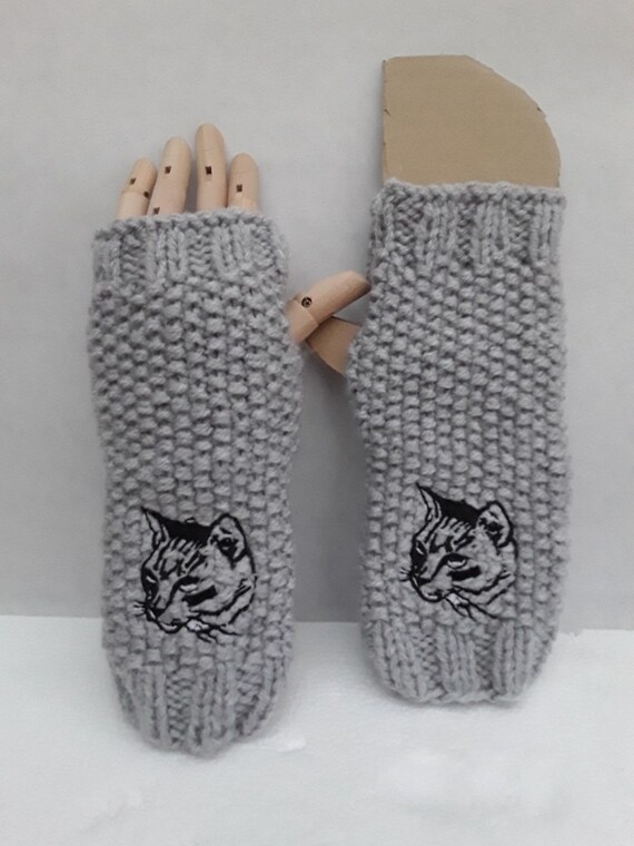 mittens, fingerless gloves, thumb opening, wrist warmers, gray, light, 22  cm, cat head, black, embroidery, acrylic wool