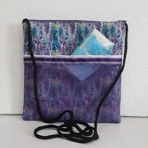 sac bandoulière coton , plumes  , filet porte cartes , matelassé , doublé , poche , tirette ,  22 cm , bandoulière 136 cm