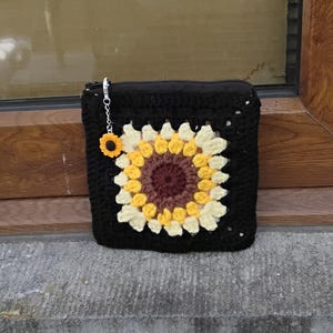 porte monnaie , porte cartes , petite pochette , 13/13 cm, granny , tournesol , breloque , doublée , tirette , bourse bleu ou vert ou lilas