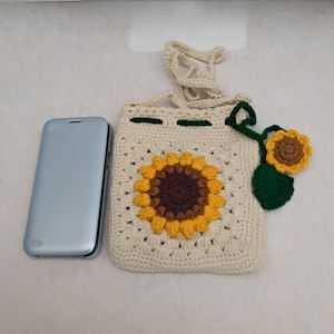 sac épaule  téléphone , sac coton beige ,  sac tournesol , coton , crocheter , 14 L / 17 cm H , anse 100 cm , fermeture cordon ,