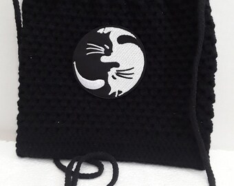 ying yang cat shoulder bag, black white ying yang cat patch, 20cm bag, crocheter, lined, pocket, pull-out