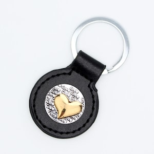 runder, rechteckiger Schlüsselanhänger aus schwarzem Leder, goldenes Herz, Liebe, Druckknopf