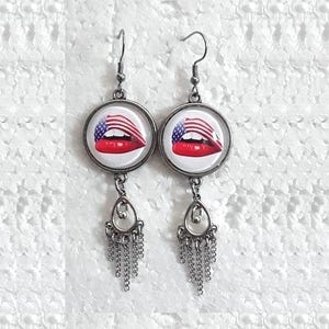 Baumelnde Ohrringe mit Haken, USA, Vereinigte Staaten, Anhänger, Glasknöpfe