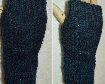mitaines  gants sans doigts ouverture pouces  chauffe-pouls ,  bleu , navy , 18 cm, tricot, fait mains