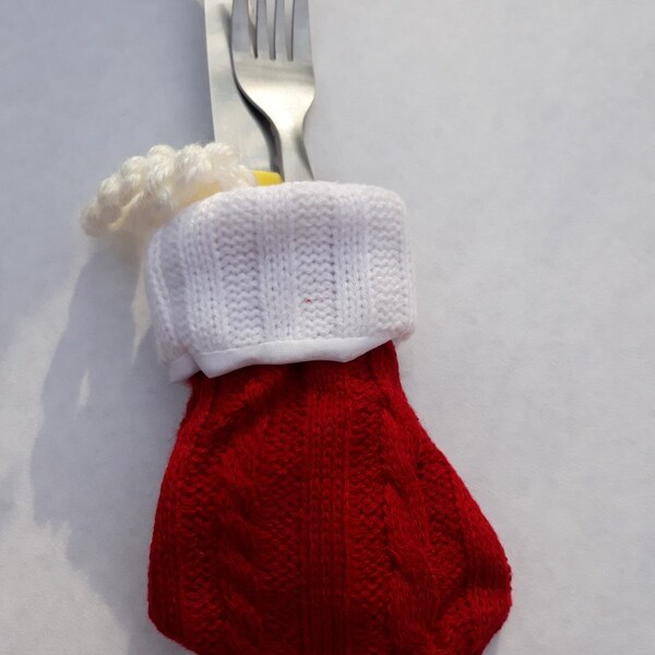 botte chaussettes laine , rouge , blanche, noel, décoration , sapin,  porte couverts , 11/8cm, lichette , lot de 2 bottes