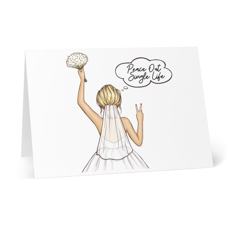 Pode incluir: Uma noiva com um vestido de noiva branco e v&eacute;u joga seu buqu&ecirc; no ar com um sinal de paz e uma bolha de pensamento que diz "Peace Out, Single Life".