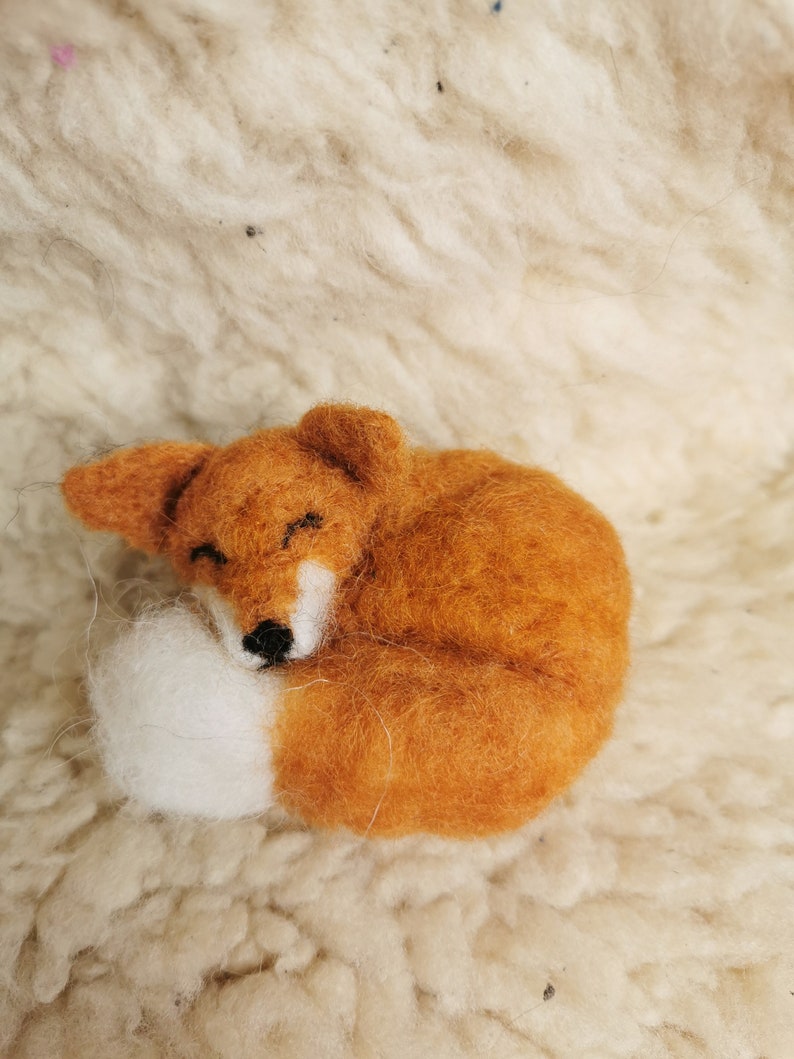 Sleepy Fox schlafender Fuchs gefilzt Bild 4